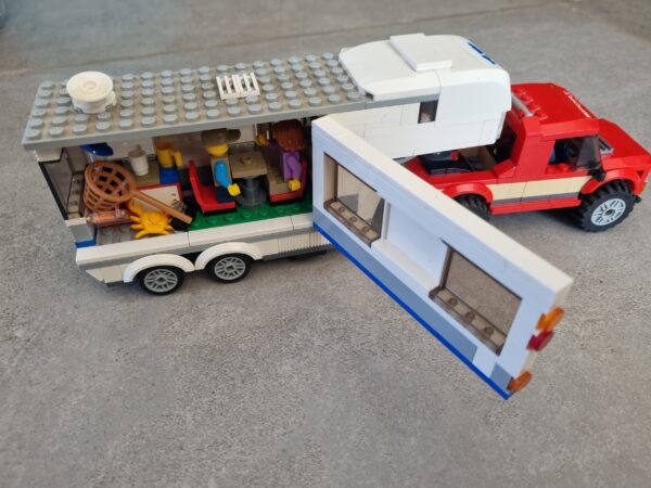 LEGO - caravane blanche - 60182