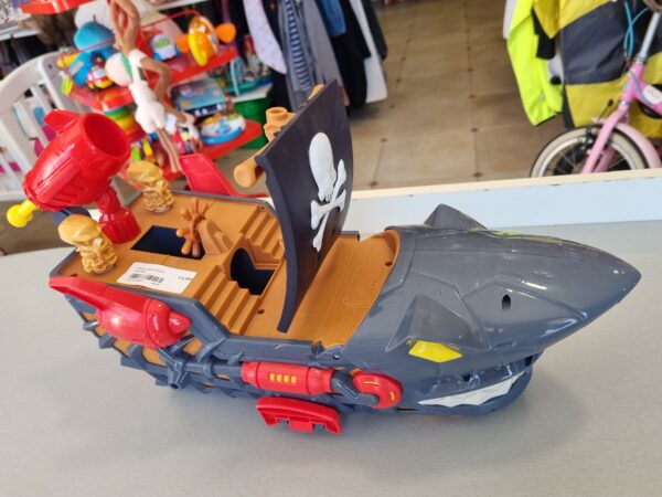 bateau pirate beast machine
