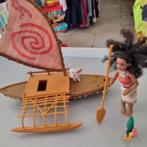pirogue de vaiana et personnages