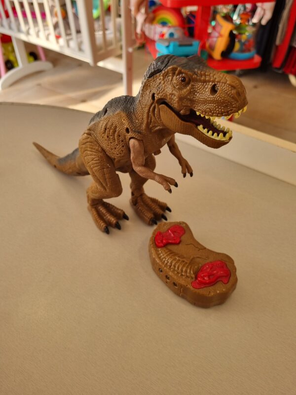 dinosaure télécommandé