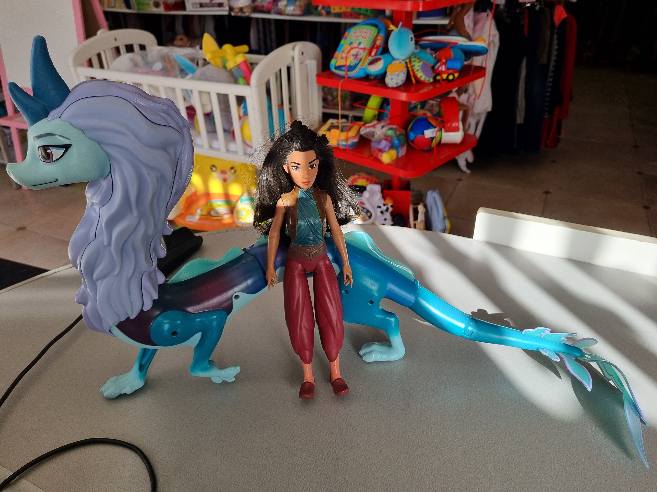 princesse raya et son dragon