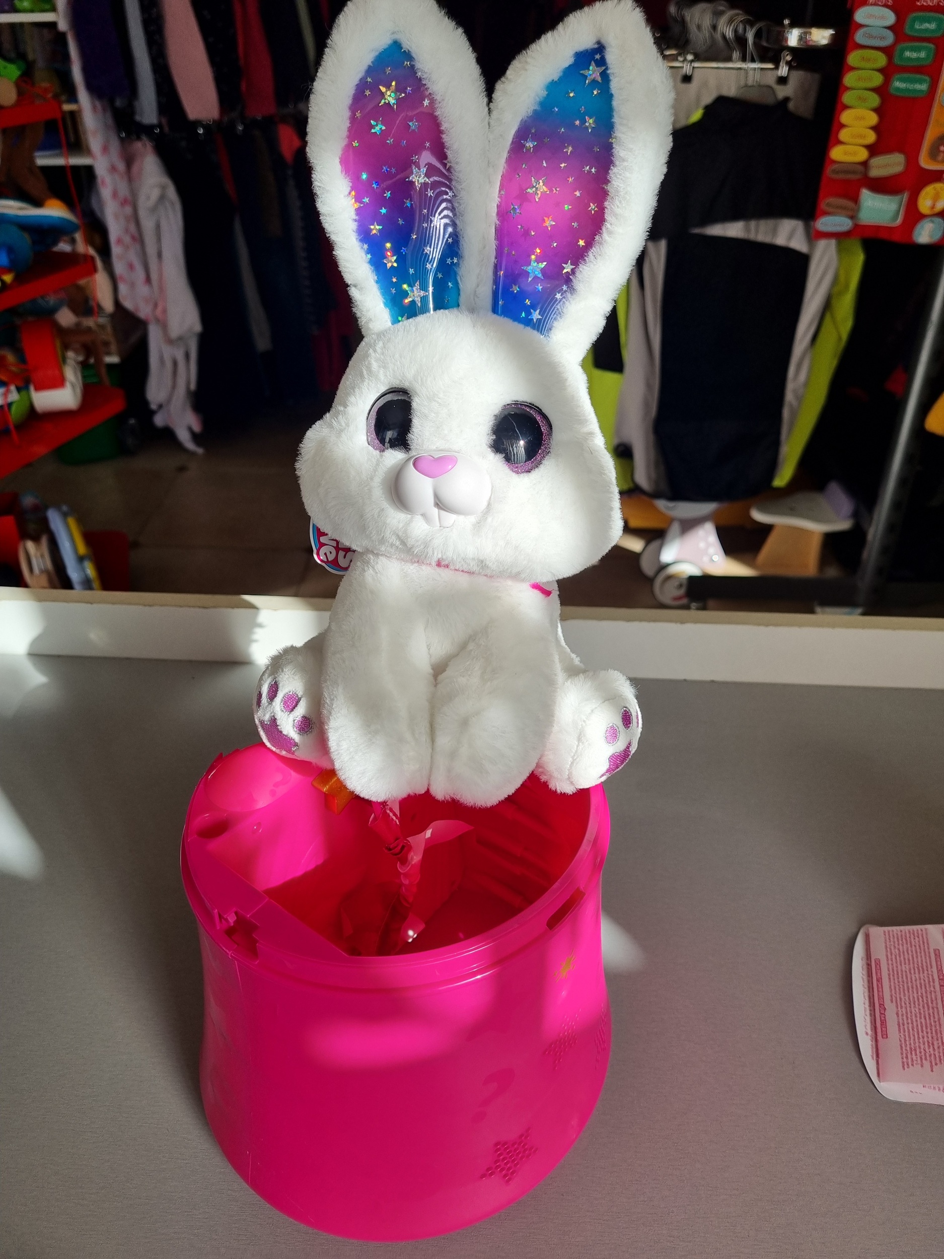 lapin magique dans le chapeau – Image 2