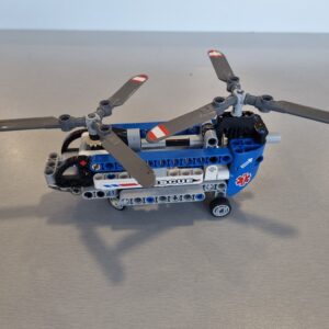 LEGO 42020 - technic - hélicoptère de secours