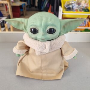 figurine interactive grogu