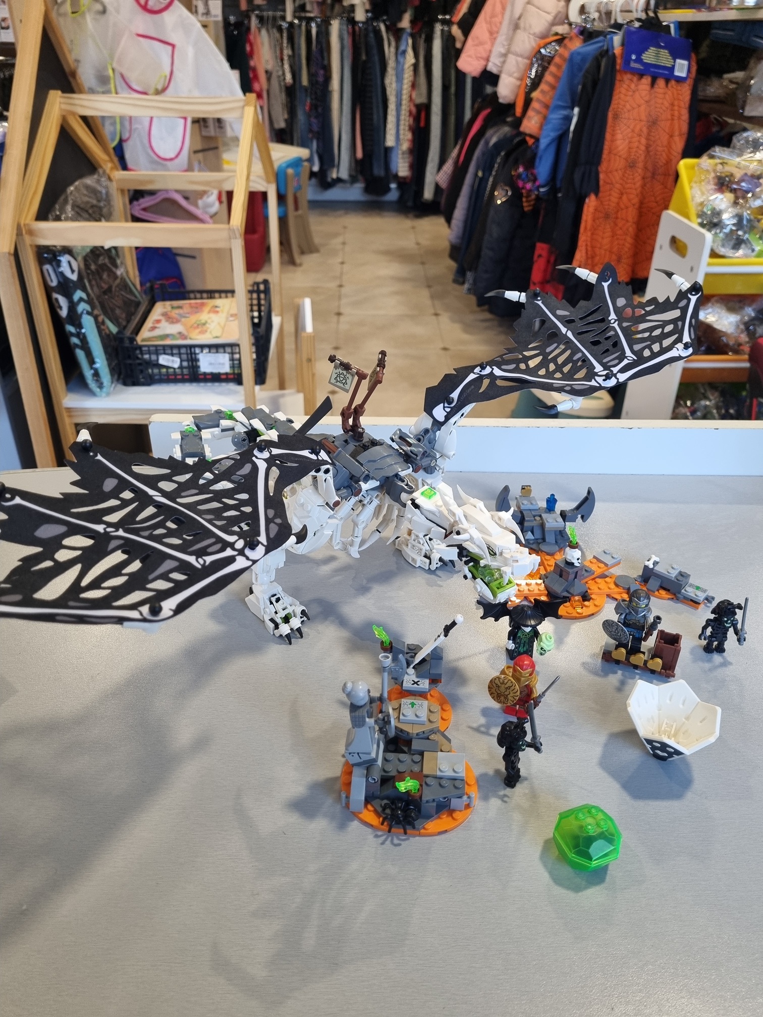 LEGO - le dragon du sorcier au crane